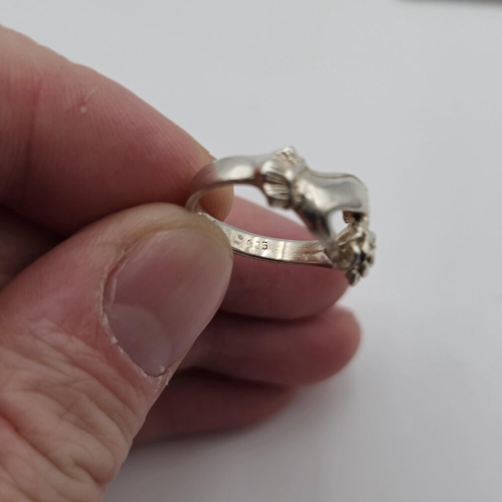 Size 5 Sterling Silver Rose In Hands Band Ring A3277 - Picture 5 of 8